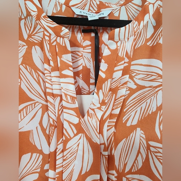 Sleeveless Orange Leaf Print Top - Picture 5 of 6